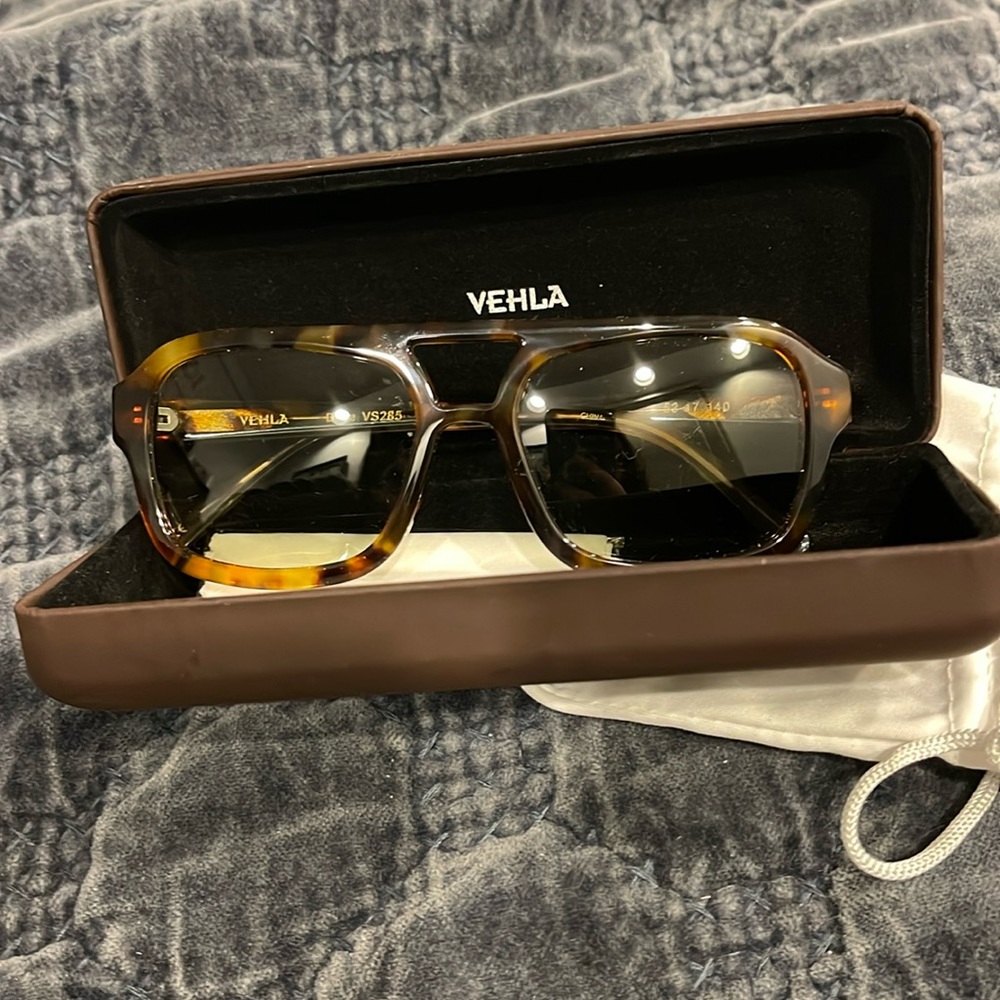 Vehla Dixie Sunglasses in Tort/Sage
